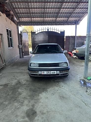 Продажа авто: Volkswagen Vento: 1993 г., 2 л, Ручные, Бензин, Седан — 4