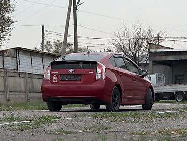 капот виш: Toyota Prius: 2012 г., 1.8 л, Вариатор, Гибрид, Лифтбек — 9