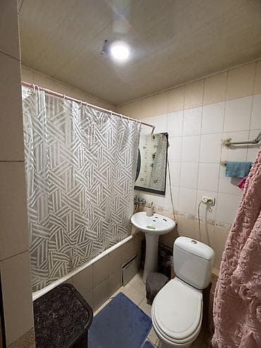 Недвижимость: 2 комнаты, 44 м², 104 серия, Аламедин-1 мкр 104 серия, 5 этаж — 3