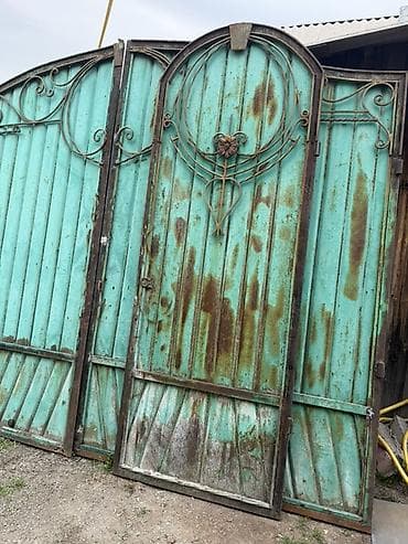 распашные ворота бу: Кованые металлические ворота с калиткой 
Отдам недорого Срочно — 2