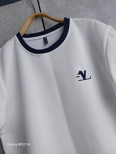 футболка levis мужская: Белая мужская футболка с коротким рукавом и контрастной темно‑синей — 4