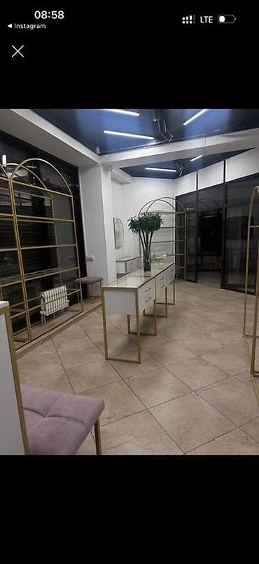 продаю жилет: Для шоурума полки — 2