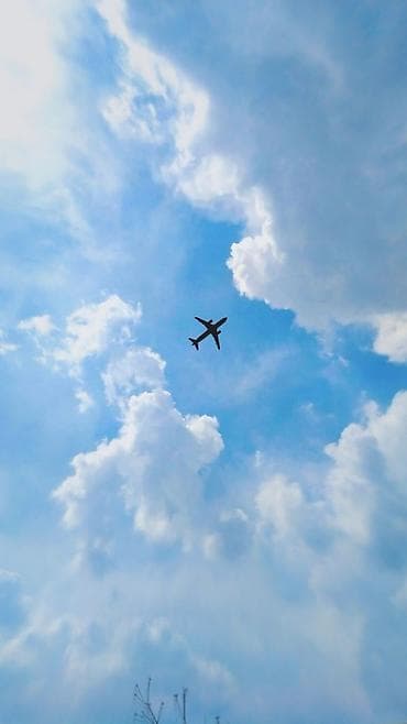прыжок: Прыжок с парашютом в горах + авиаперелёт к месту старта Что входит: - — 4