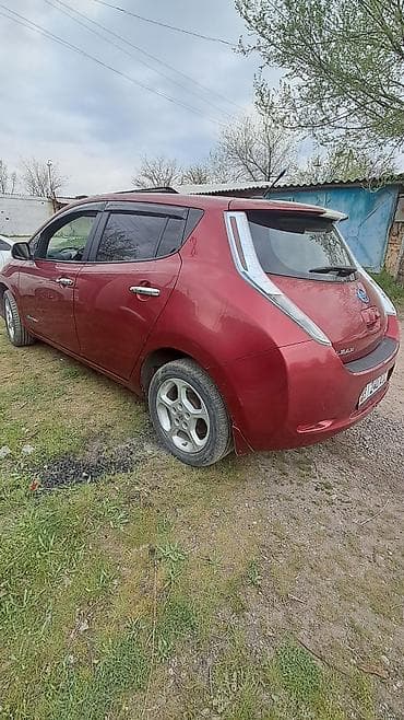 honda jass: Nissan Leaf: 2013 г., Электромобиль, Хэтчбэк — 10