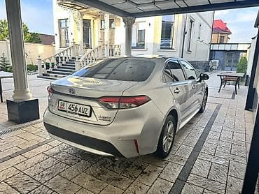coroll: Toyota Corolla: 2020 г., 1.8 л, Вариатор, Гибрид, Седан — 8