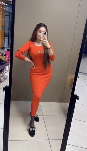 Повседневное платье, Длинная модель, Трикотаж, Футляр, M