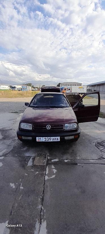 chery tigo: Volkswagen Vento: 1982 г., Седан — 2