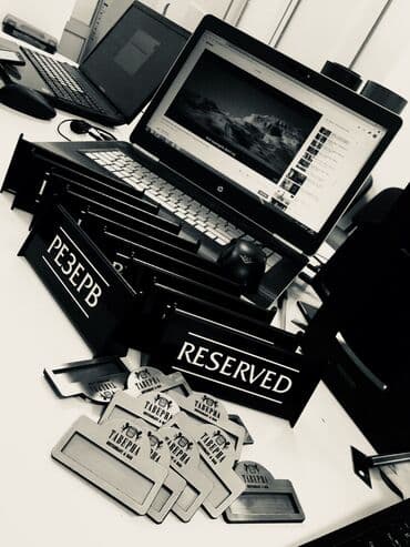 Наклейки, Бэклайты, Таблички, Монтаж, Демонтаж, Послепечатная обработка at lalafo.kg Наклейки, Бэклайты, Таблички, Монтаж, Демонтаж, Послепечатная обработка