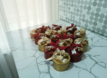 шкатулка для косметики: Подарочные жестяные коробочки круглой формы. - Материал: металл — 1