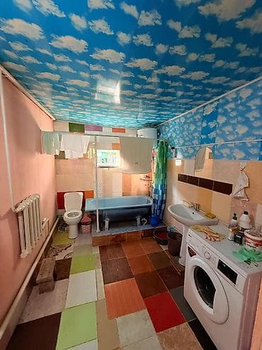Квартиры: Продаётся жилой дом с внутренней отделкой и меблировкой на фото — 5