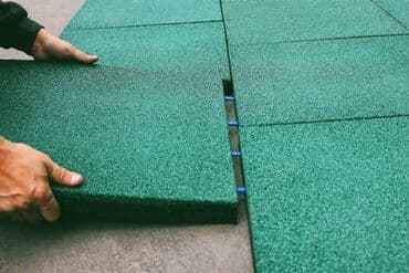 цена искусственного газона для футбольного поля: Прямоугольная резиновая плитка, представленная в нескольких цветах — 2