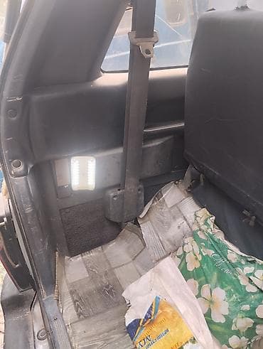 kia sportech: Nissan : 1994 г., 2 л, Механика, Дизель, Минивэн — 5