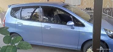 авто лизинг фит: Honda Fit: 2003 г., 1.5 л, Механика, Бензин, Хэтчбэк — 6