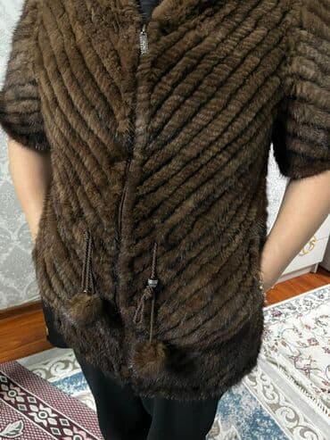 Другие жилеты XL, цвет - Коричневый