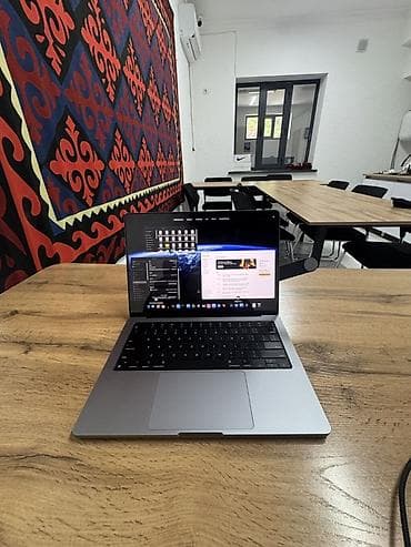 mac: Apple MacBook Pro M3 8 ядер 14″ (серия с логотипом MacBook Pro на — 1