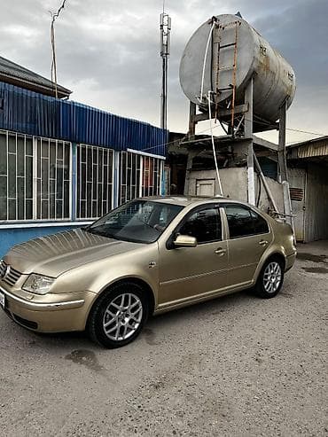 Volkswagen Bora: 2002 г., 1.6 л, Автомат, Бензин, Седан