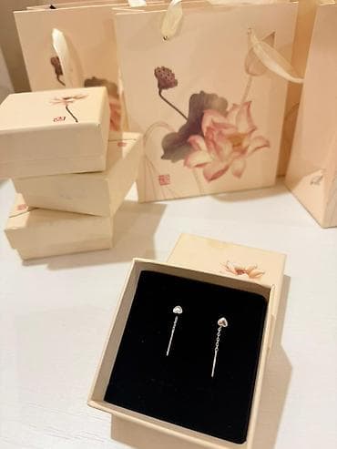 флаг испании: Серебренные сережки на 14-е февраля Новые серебренные сережки с — 2