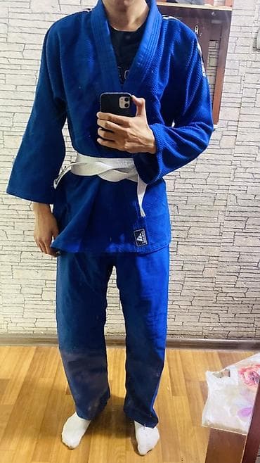 Кимоно для дзюдо Adidas, синие. Размер L Комплектация: - куртка at lalafo.kg Кимоно для дзюдо Adidas, синие. Размер L Комплектация: - куртка