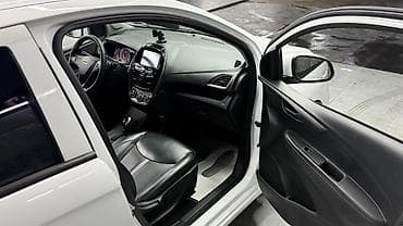 byd e7: Chevrolet Spark: 2020 г., 1 л, Автомат, Бензин, Хэтчбэк — 8
