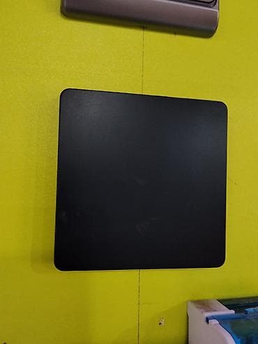 projector screen: Компактный настенный корпус/бокс для электроники - Форм‑фактор — 1
