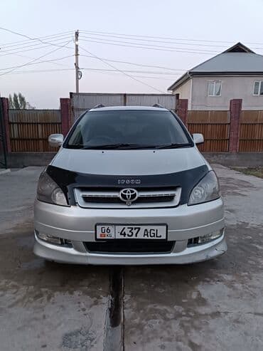 7 местные: Toyota Ipsum: 2001 г., 2.4 л, Автомат, Бензин, Вэн/Минивэн — 2