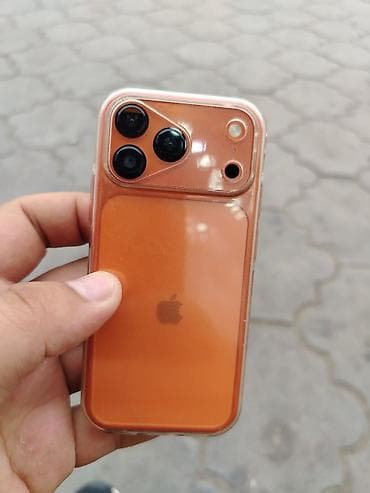 Компактный смартфон с дизайном в стиле iPhone, оранжевый корпус с