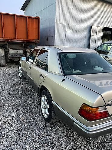 мерс e: Mercedes-Benz W124: 1993 г., 2.2 л, Бензин, Седан — 4
