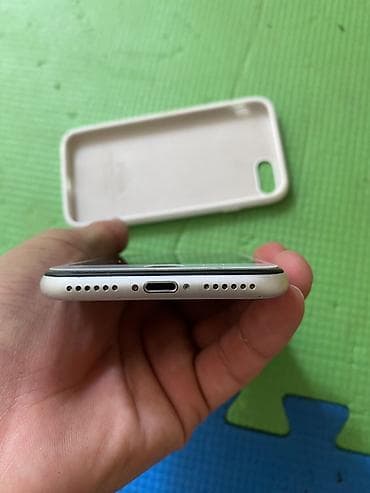 айфое 8: Продаю 2 телефона. 1) IPhone 8, 64 ГБ, белый Тач айди✅ Акб 100 и — 10
