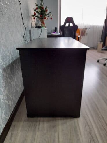 стол учителя: Письменный стол, Б/у — 2