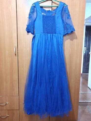 коктейльное платье синего цвета: Вечернее платье, цвет синий (элетро), размер подойдет на 42, 44, 46 — 4