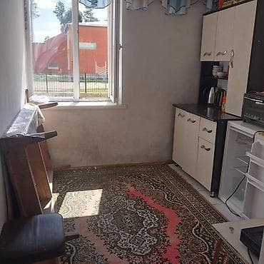 токмок гараж: Сдается комната с отдельным входом. Планировка: узкий коридор, комната — 2