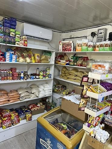 ягод: Фруктово‑овощной киоск с продуктовой секцией. Что предлагается: - — 4
