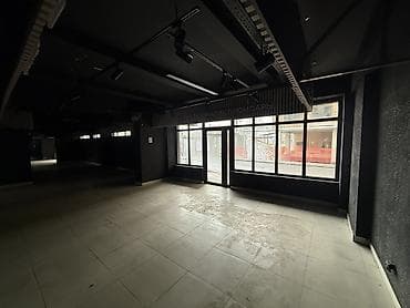 Коммерческая недвижимость: Сдам коммерческое помещение по первой линии на 1 этаже жилого — 3