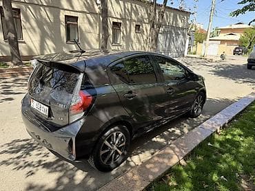 crv 1: Toyota Prius C: 2019 г., 1.5 л, Автомат, Гибрид, Хэтчбэк — 5