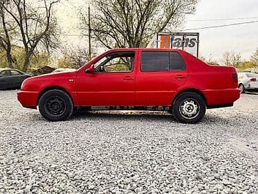 Volkswagen Vento: 1997 г., Механика, Бензин, Седан at lalafo.kg Volkswagen Vento: 1997 г., Механика, Бензин, Седан