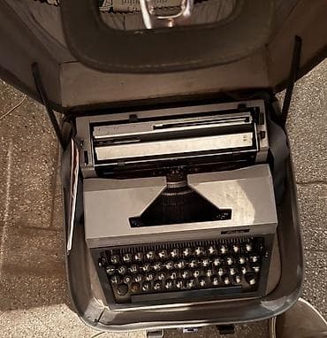 logitech 435: Механические пишущие машинки с кириллической раскладкой. В комплекте — 4