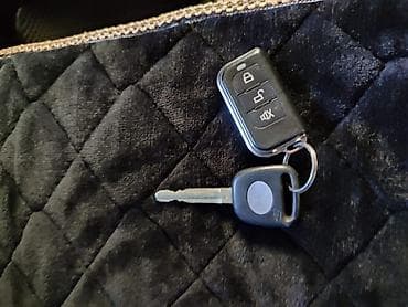 Унаа сатуу: Toyota Ist: 2003 г., 1.5 л, Автомат, Бензин — 7