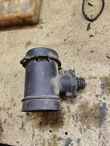 полик 2106: Расходомер BMW 1995 г. — 1