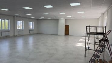 продаю офис 107 м² с ремонтом с мебелью административное здание 1 этаж: Сдаю Офис, 200 м², С отдельным сан узлом — 5