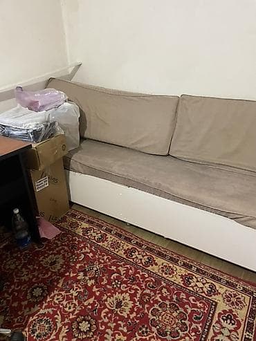 small table: Угловой диван, C подушками — 2