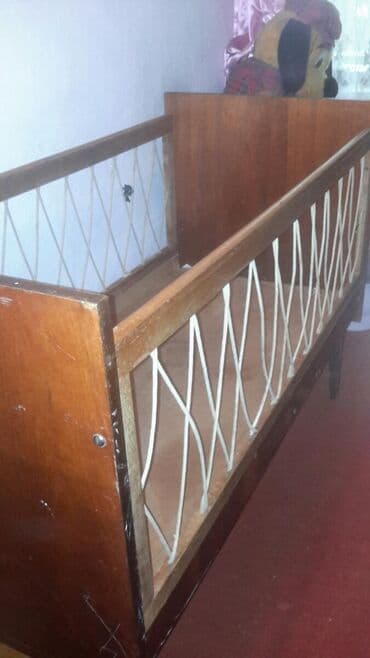 Детская кроватка.б.у .дерево.срочно продаю.цена 2000с at lalafo.kg Детская кроватка.б.у .дерево.срочно продаю.цена 2000с