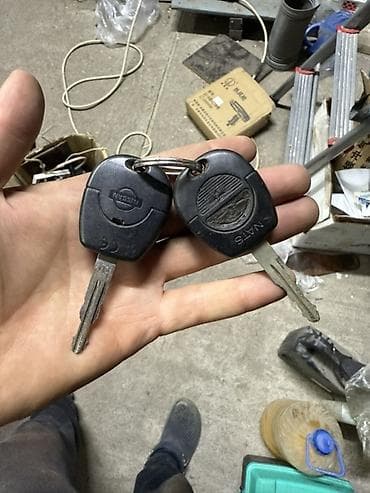 ключ ниссан: Ключ Nissan Б/у, Оригинал — 2