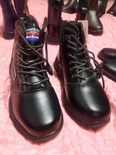 батинк: Ботинок зимний 800с.размер на подошве — 3