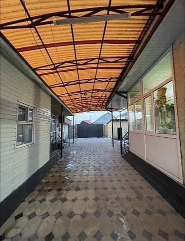 elegance stroy: Просторный частный дом с большим навесом и вымощенным двором. - Два — 2