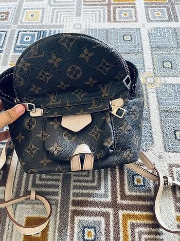 футбольные вещи: Рюкзак Louis Vuitton, монограмма Monogram Canvas. - Компактный — 1