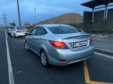 e class: Hyundai Solaris: 2011 г., 1.4 л, Ручные, Бензин, Седан — 2