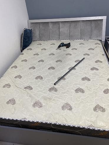 Кровати: Двуспальная кровать, Б/у, С матрасом, длина - 200 см — 3