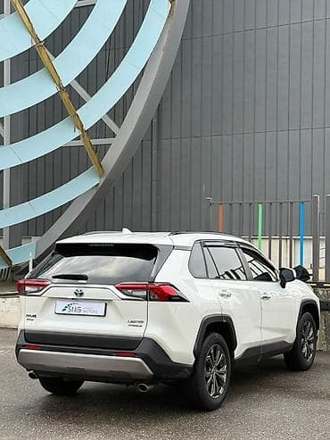 m111 2 2: Toyota RAV4: 2022 г., 2.5 л, Автомат, Гибрид, Кроссовер — 4