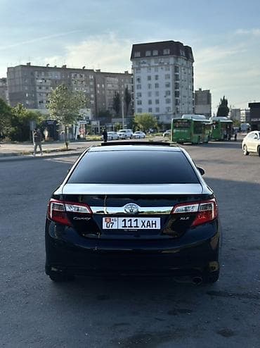 Продажа авто: Toyota Camry: 2012 г., Бензин, Седан — 4