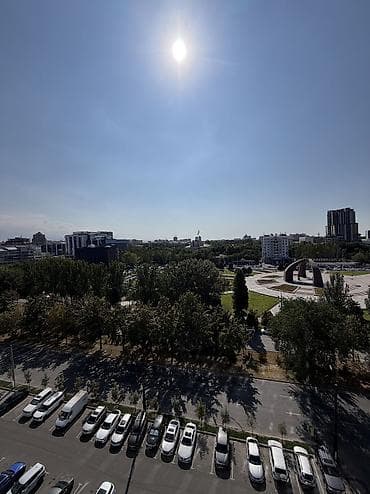 Коммерциялык мүлк: Кеңселерди ижаралоо, 250 м², Бизнес борборунда, Тоолор көрүнүп турат, 1-катар, Өзүнчө кире бериши менен — 8